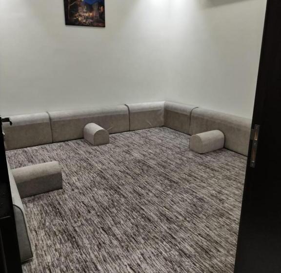 الشرق بارك للشقق المخدومة