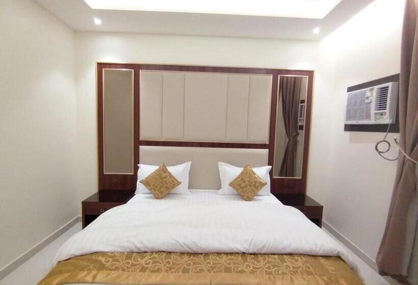 الشرق بارك للشقق المخدومة