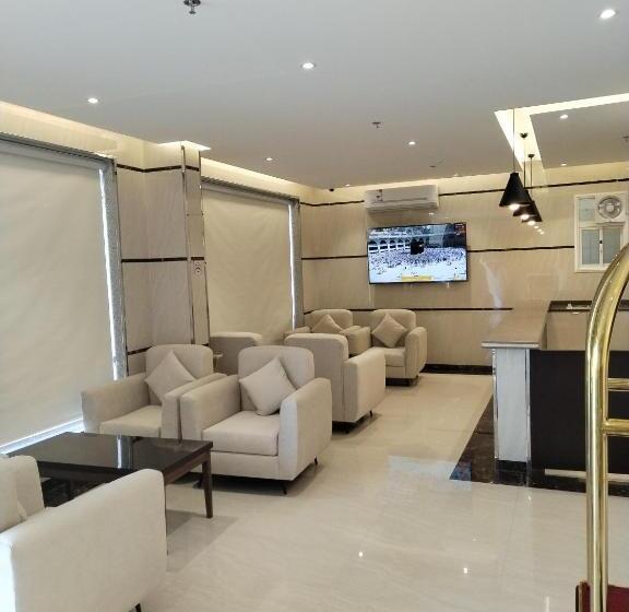 الشرق بارك للشقق المخدومة