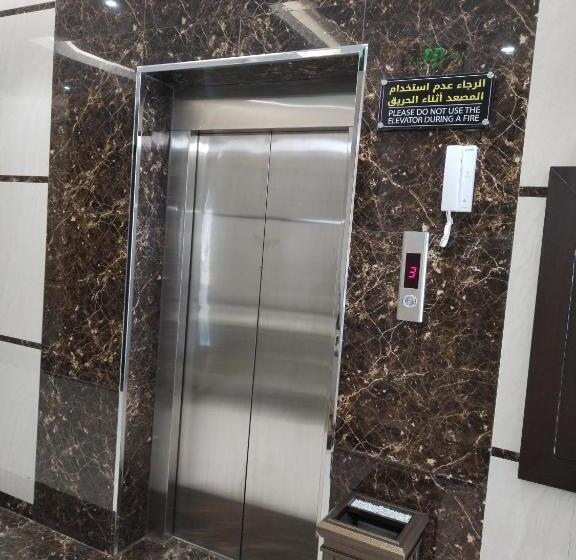 الشرق بارك للشقق المخدومة