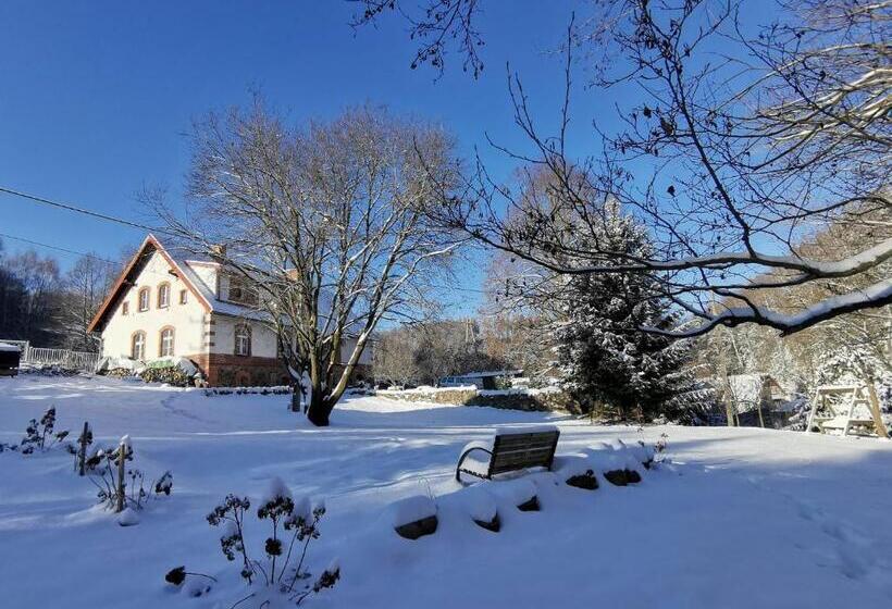 مبيت وإفطار Zaczarowalim Dom W Górach Sowich