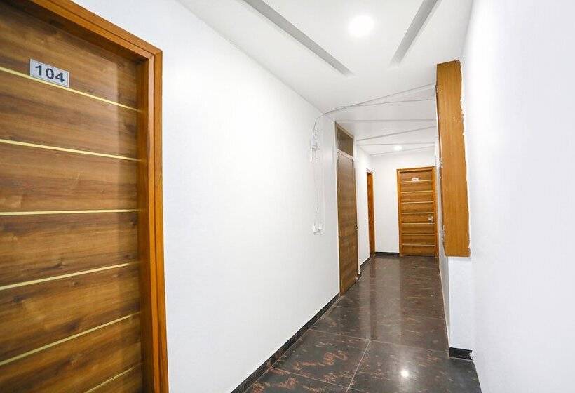 Fabhotel The Grand Suite