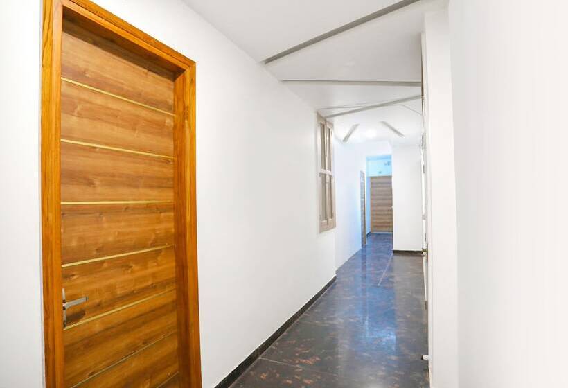 Fabhotel The Grand Suite