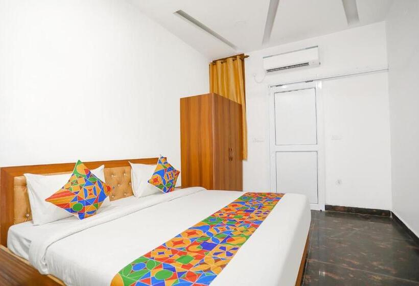 Fabhotel The Grand Suite