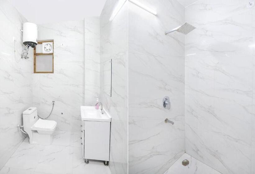 Fabhotel The Grand Suite