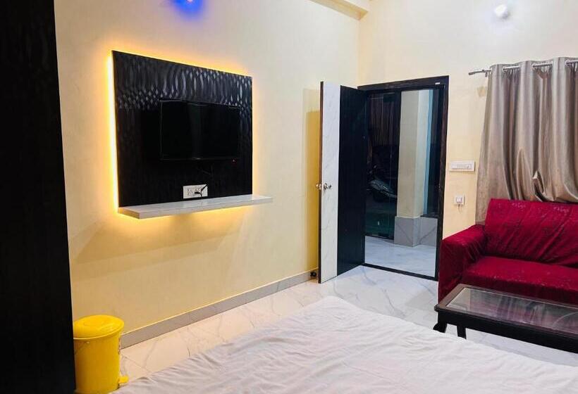 בית מלון כפרי Gokul Dham