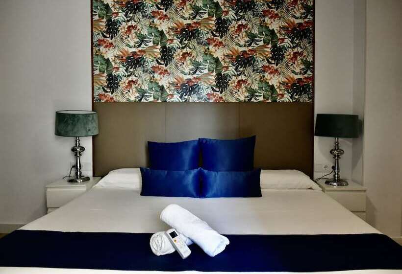 Отель Hostal Garden Rous