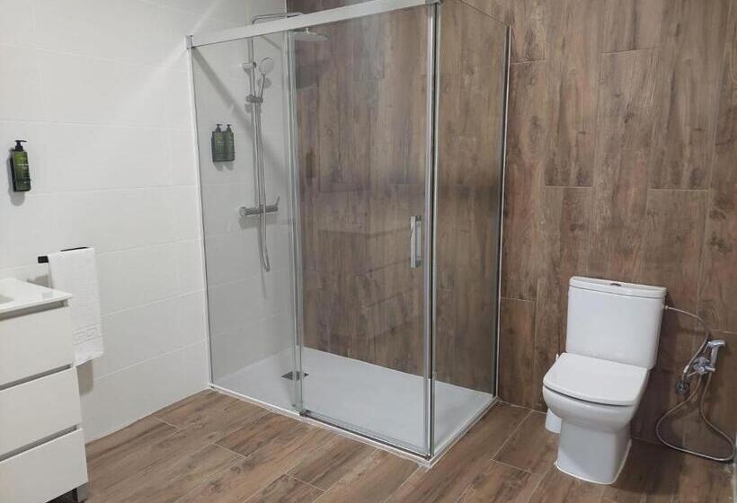 Отель Hostal Garden Rous