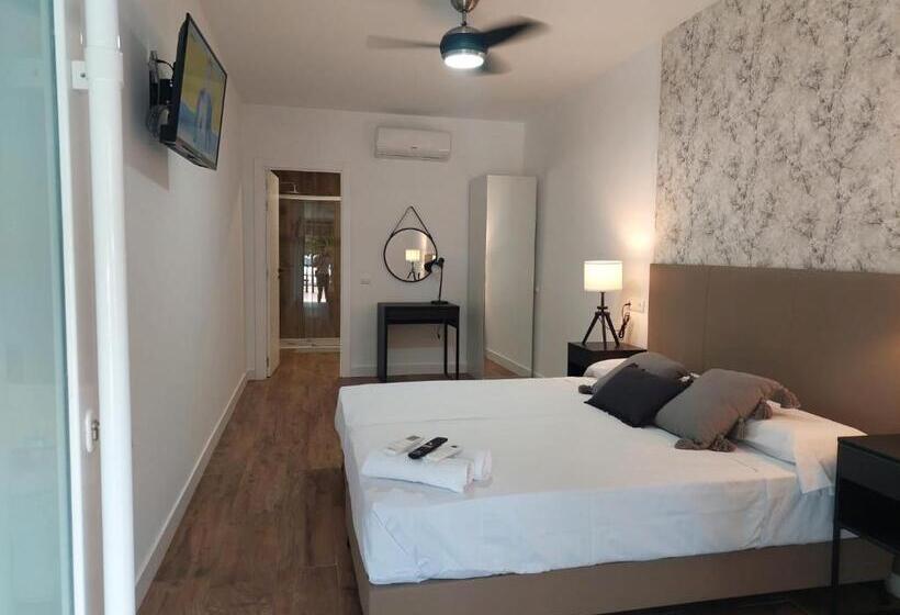 Отель Hostal Garden Rous