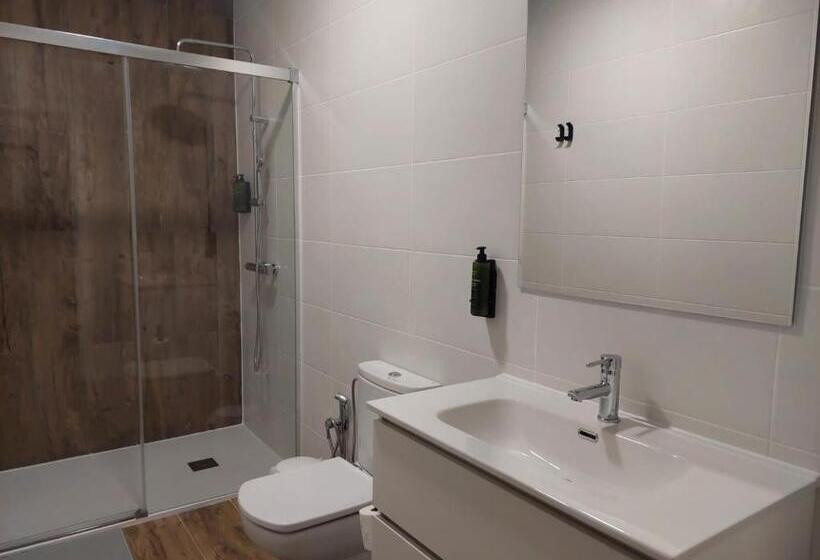 Отель Hostal Garden Rous