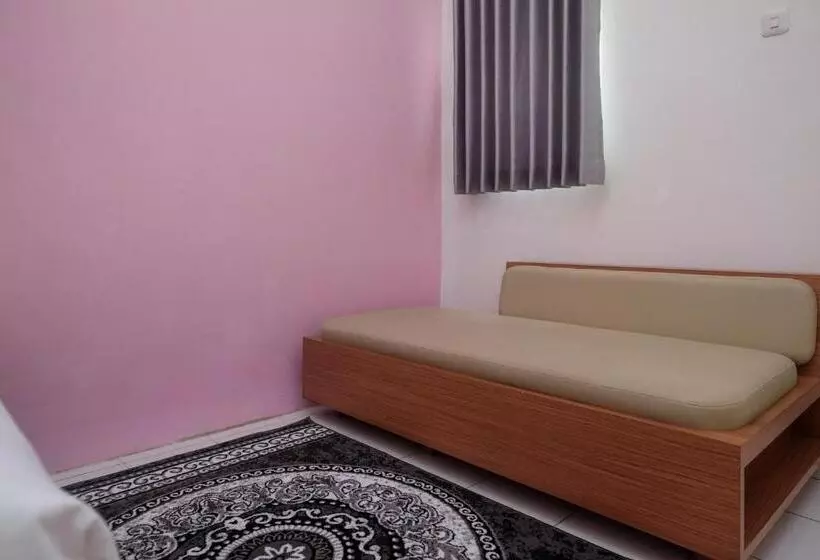 ホテル Reddoorz Syariah Near Kampus Unsoed Purwokerto