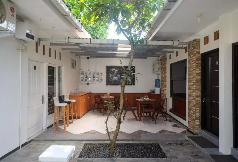 ホテル Reddoorz Syariah Near Kampus Unsoed Purwokerto