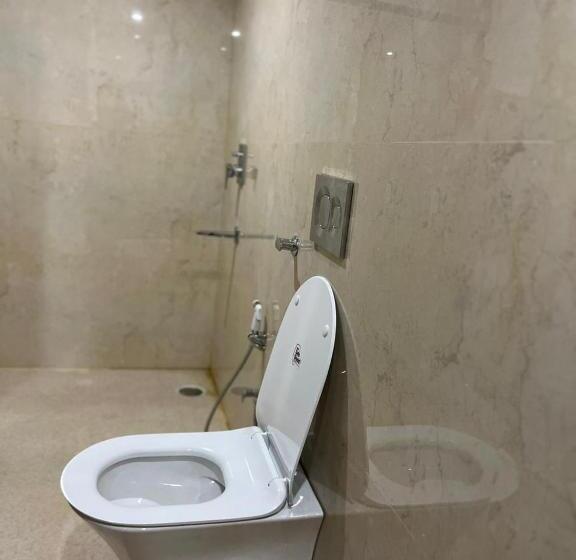 Отель Shailja & Ad Continental Restaurant