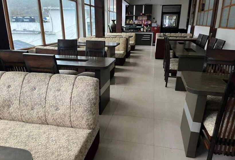 Отель Shailja & Ad Continental Restaurant