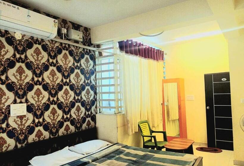 호텔 Sri Vinayaka Comforts