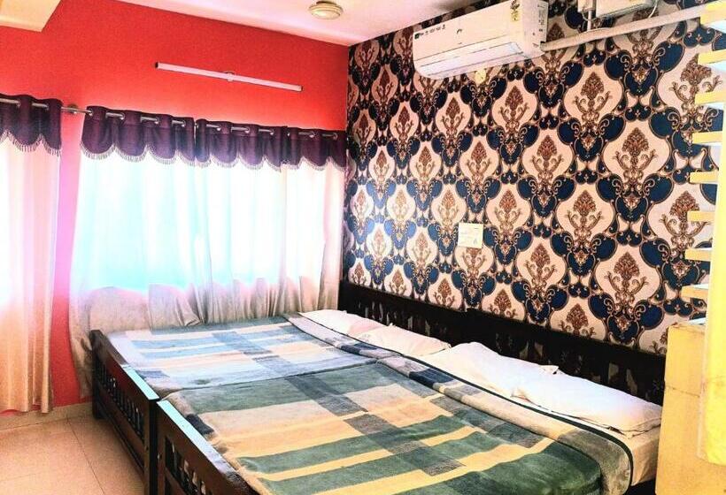 호텔 Sri Vinayaka Comforts