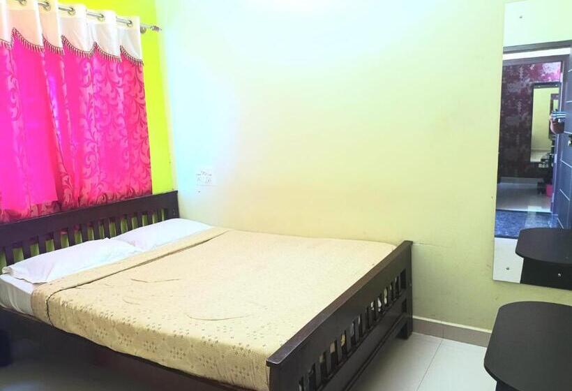 호텔 Sri Vinayaka Comforts