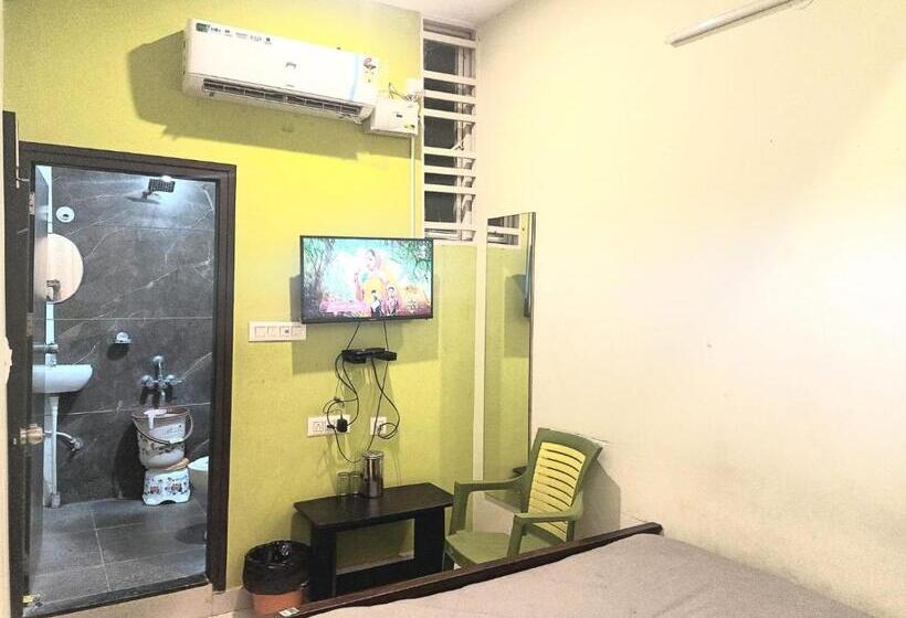 호텔 Sri Vinayaka Comforts