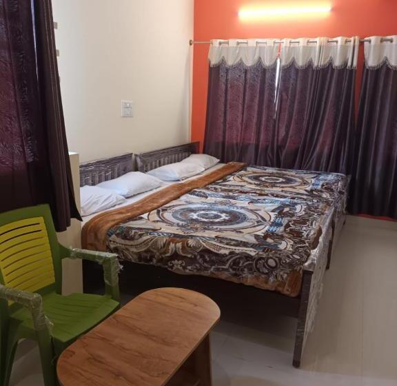 호텔 Sri Vinayaka Comforts