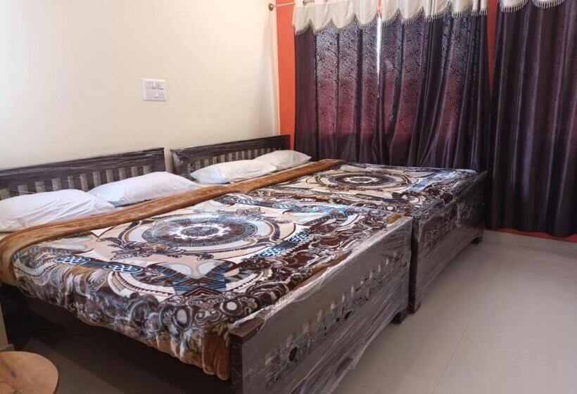 호텔 Sri Vinayaka Comforts