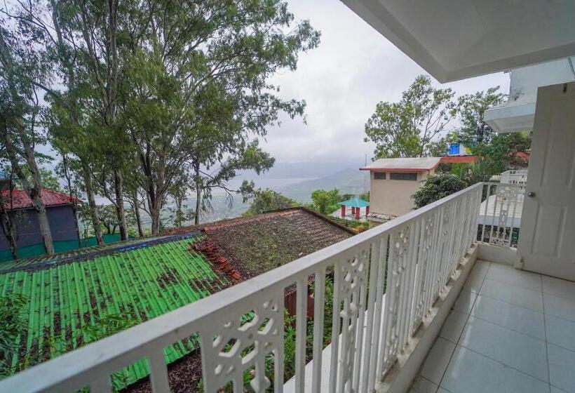 호텔 The Signature Crest