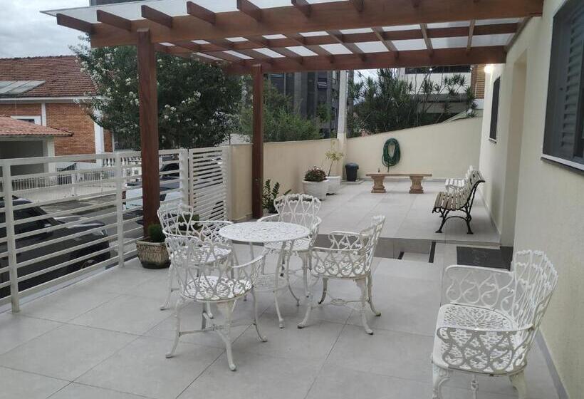 بنسيون A Pousadinha