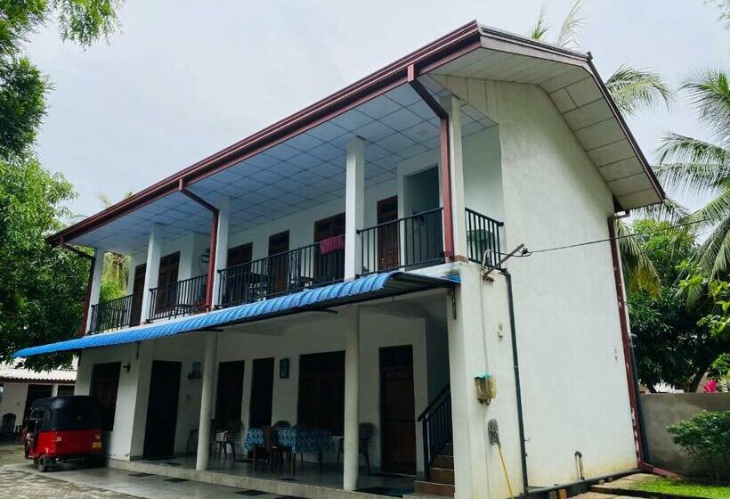 Pension (Hôtel basse catégorie) Akeesha Rest Kataragama