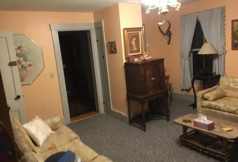 Majatalo Labyrinthia Guest House