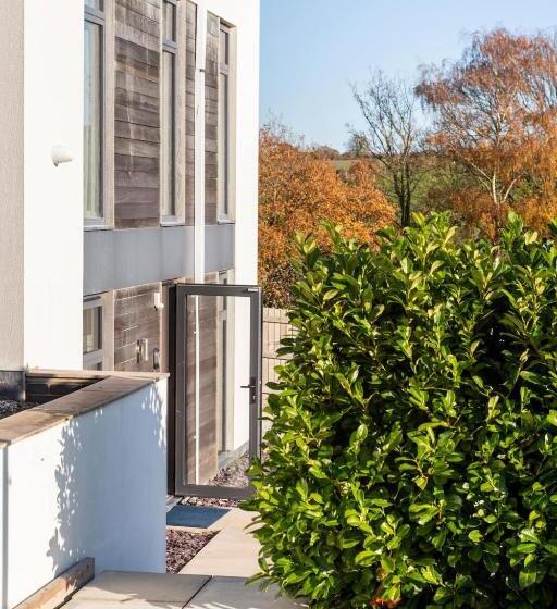 펜션 The Retreat, Sauna & Hot Tub, Charming & Cosy Gem