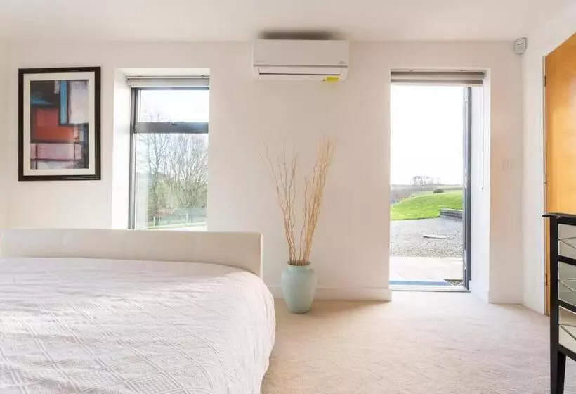 ペンション The Retreat, Sauna & Hot Tub, Charming & Cosy Gem