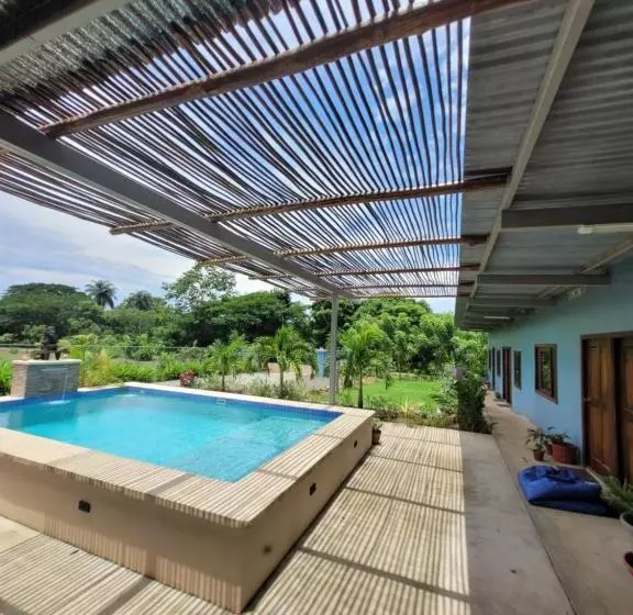 ユースホステル The Inn At Punta Mala