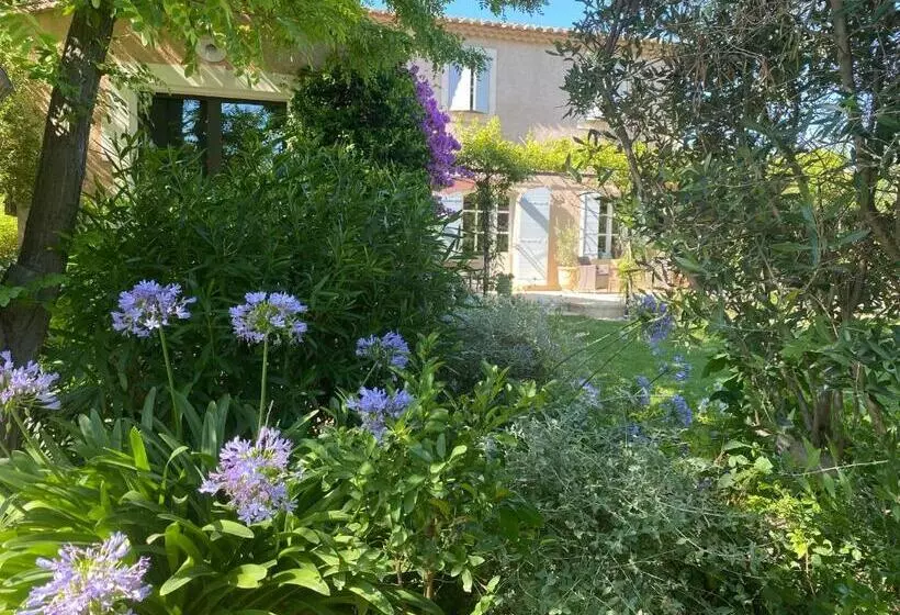 Aamiaismajoitus (B&B) La Paradoune 3
