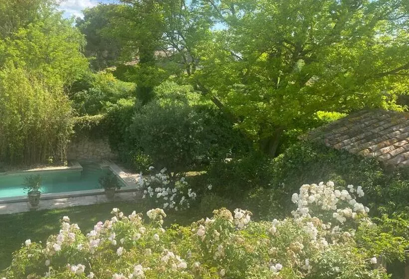 Aamiaismajoitus (B&B) La Paradoune 3