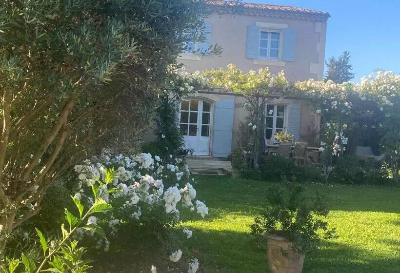 Aamiaismajoitus (B&B) La Paradoune 3