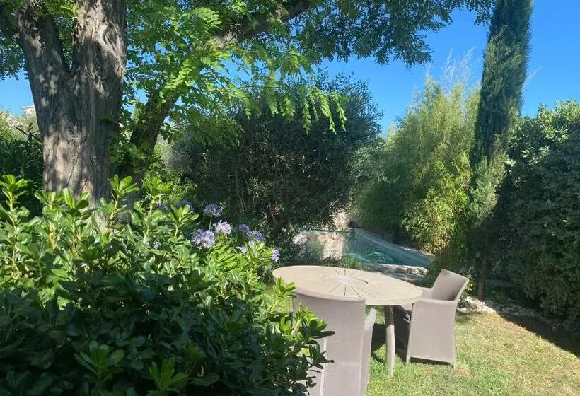 Aamiaismajoitus (B&B) La Paradoune 3