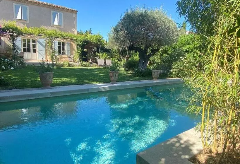 Aamiaismajoitus (B&B) La Paradoune 3