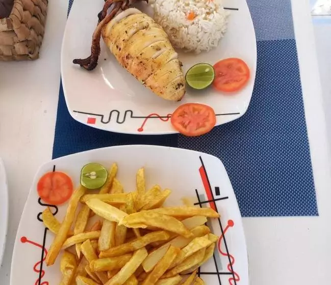 تختخواب و صبحانه Luwa Beach&suits