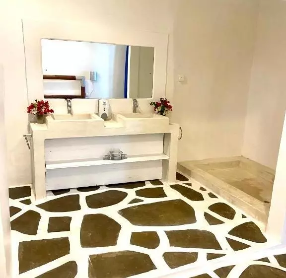 تختخواب و صبحانه Luwa Beach&suits