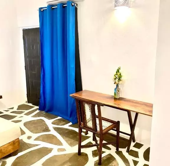 تختخواب و صبحانه Luwa Beach&suits