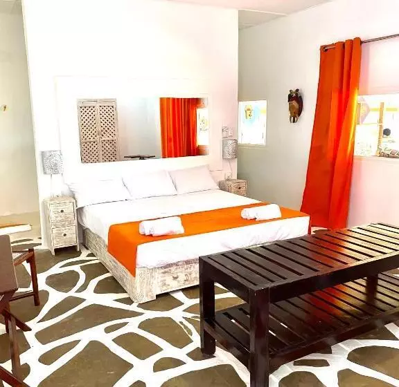 تختخواب و صبحانه Luwa Beach&suits