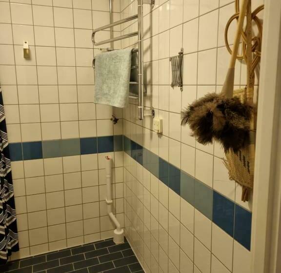 تختخواب و صبحانه Welcoming Single Room In The City Center