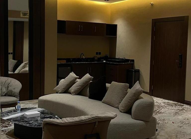 Horizon Hotel Suites