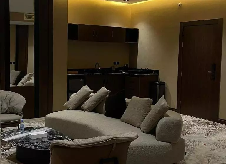 Horizon Hotel Suites