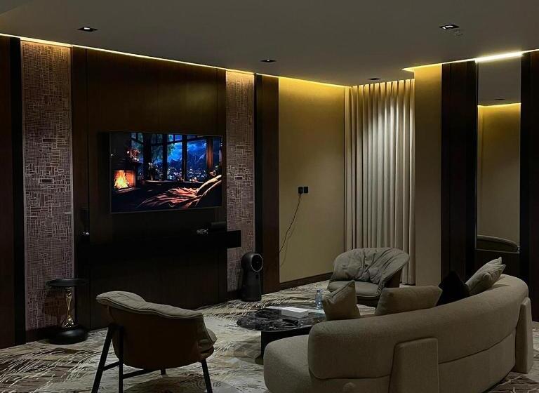 Horizon Hotel Suites