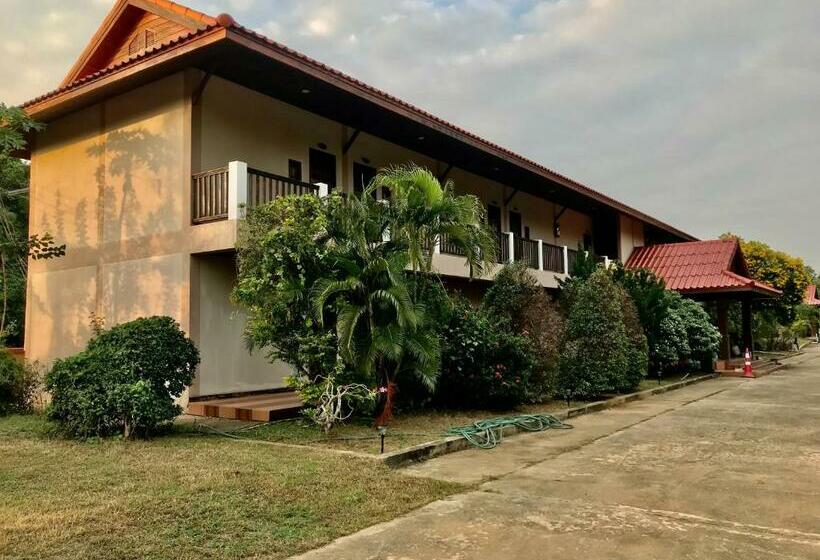 ホテル ไดมอนด์โรส ริเวอร์ไซด์ รีสอร์ท