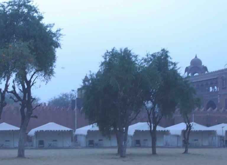 בית מלון כפרי Camp Thar