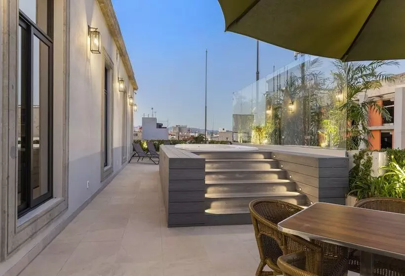 هتل Casa Herrmann Suites