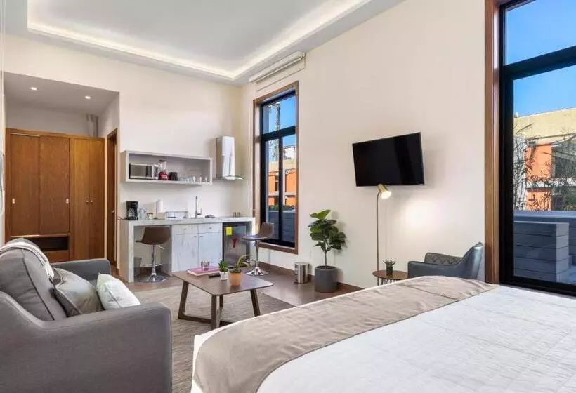 هتل Casa Herrmann Suites