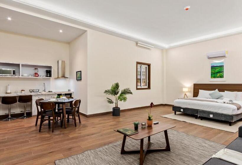 هتل Casa Herrmann Suites