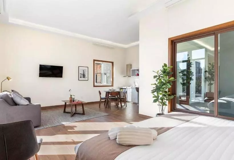 هتل Casa Herrmann Suites